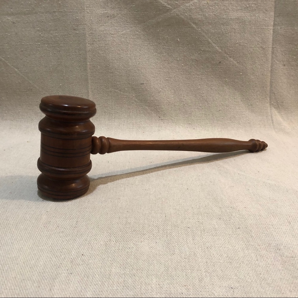 🦄 Vintage Gavel